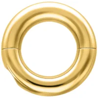 Runder, goldener Tribal Dream Ring aus Chirurgenstahl auf weißem Hintergrund