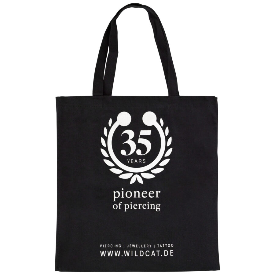 Schwarze Baumwolltasche mit Wildcat-Logo und Text auf weißem Hintergrund