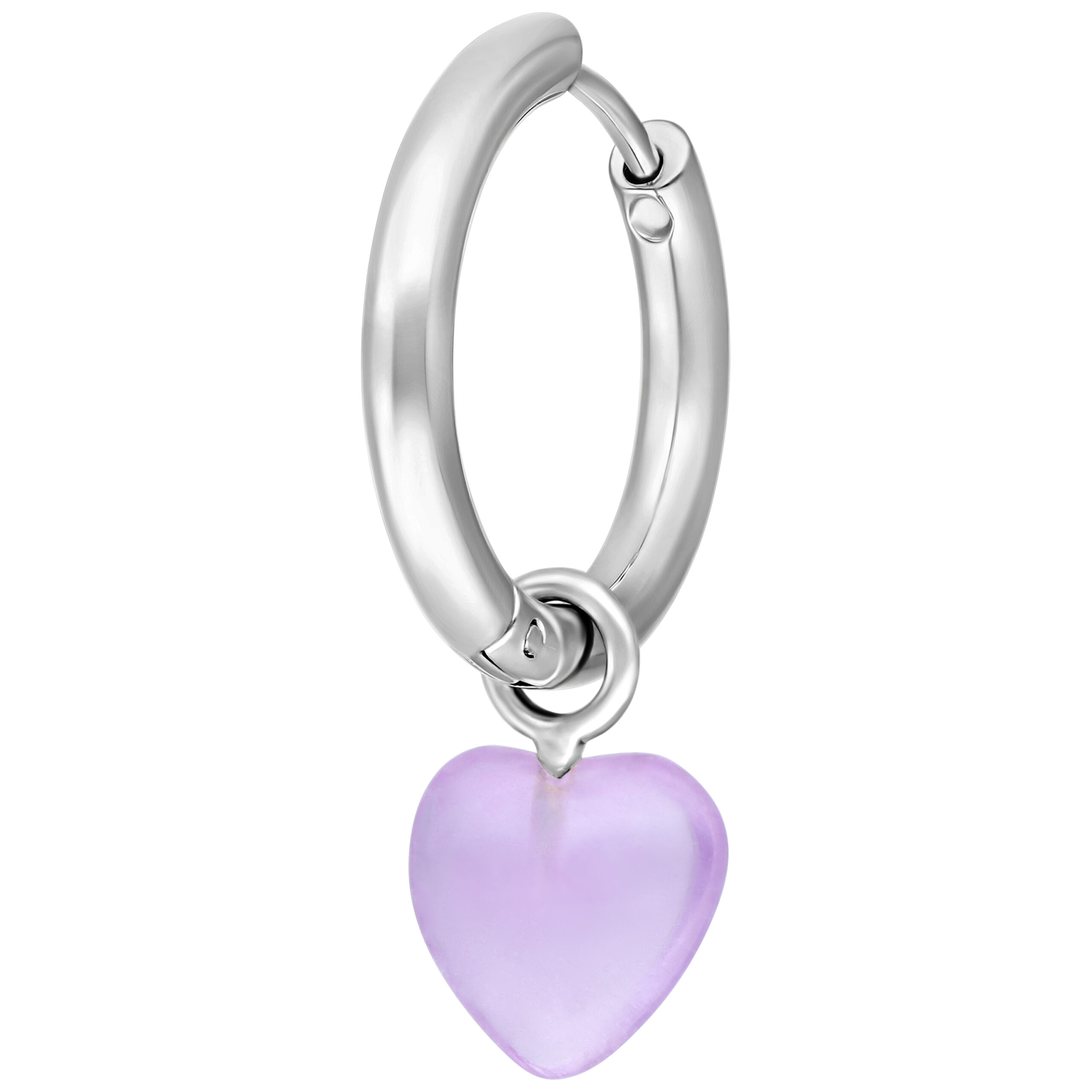 Little Heart Hoops Amethyst Silber Ohrringe Silberner Ohrring mit Herzanhänger in Amethyst auf weißem Hintergrund