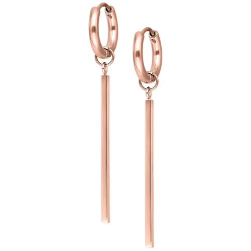 Elegante roségoldene Ohrringe mit Klappverschluss auf weißem Hintergrund
