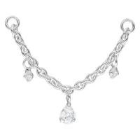 Silberne Piercingkette mit Kristalltropfen Silberne Piercingkette mit drei klaren Kristalltropfen auf weißem Hintergrund