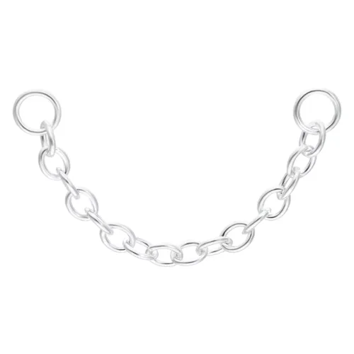 Silberne Piercing-Kette mit 30mm Länge auf weißem Hintergrund