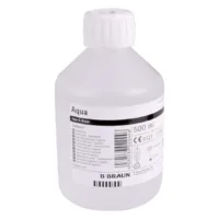 500 ml Flasche Braun Aqua Spüllösung mit weißem Etikett auf weißem Hintergrund