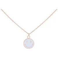Roségoldene Little White Smiley Kette Roségoldene Kette mit lächelndem Smiley-Anhänger auf weißem Hintergrund