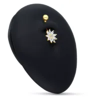 18k Gold Kristallblume Bananabell Goldenes Bananabell mit Kristallblume auf schwarzem Hintergrund