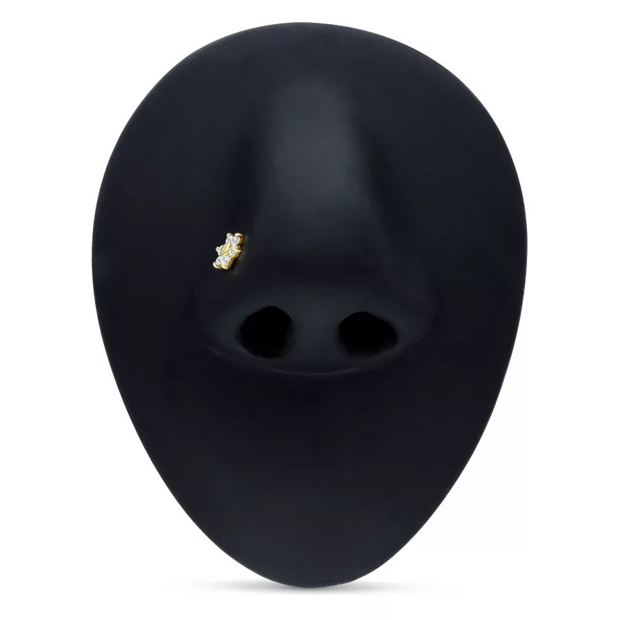 18k Gold Nasenstecker mit Blüten-Design 18k Gold Nasenstecker mit Kristallen auf schwarzem Hintergrund