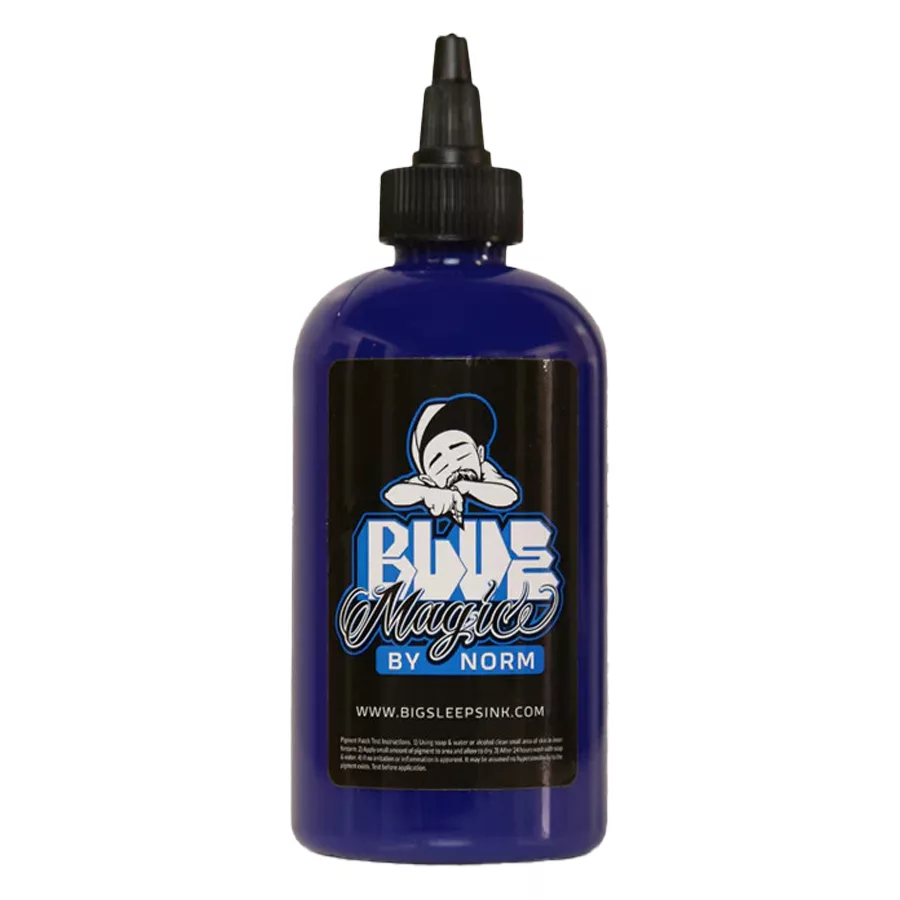 Big Sleeps Blue Magic Tattoofarbe 240 ml Flasche Big Sleeps Blue Magic Tattoofarbe, dunkelblau, 240 ml, auf weißem Hintergrund
