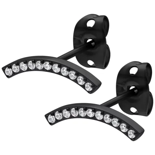 Schwarze Ohrstecker mit funkelnden Kristallen auf weißem Hintergrund
