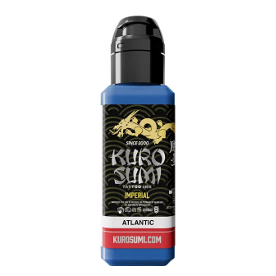 Kuro Sumi Imperial Atlantic Tattoo Tinte Blau Blaue Kuro Sumi Imperial Atlantic Tattoo Tinte in Flasche auf weißem Hintergrund