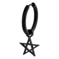 Schwarzer Ohrring mit Pentagramm-Anhänger auf weißem Hintergrund