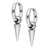Silberne Spike Creolen aus Chirurgenstahl Silberne Creolen mit langen Spikes aus Chirurgenstahl vor weißem Hintergrund