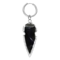 Silberne Mini Creolen mit schwarzem Obsidiananhänger auf weißem Hintergrund