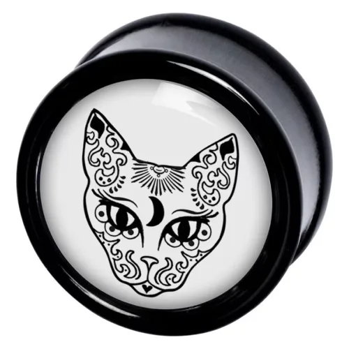 Schwarzer Plug mit weißem Katzenmotiv und Ornamenten auf weißem Hintergrund