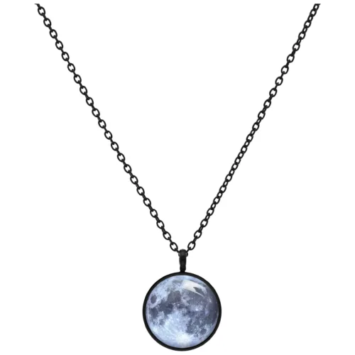 Schwarze Kette mit Mond-Anhänger aus Chirurgenstahl auf weißem Hintergrund
