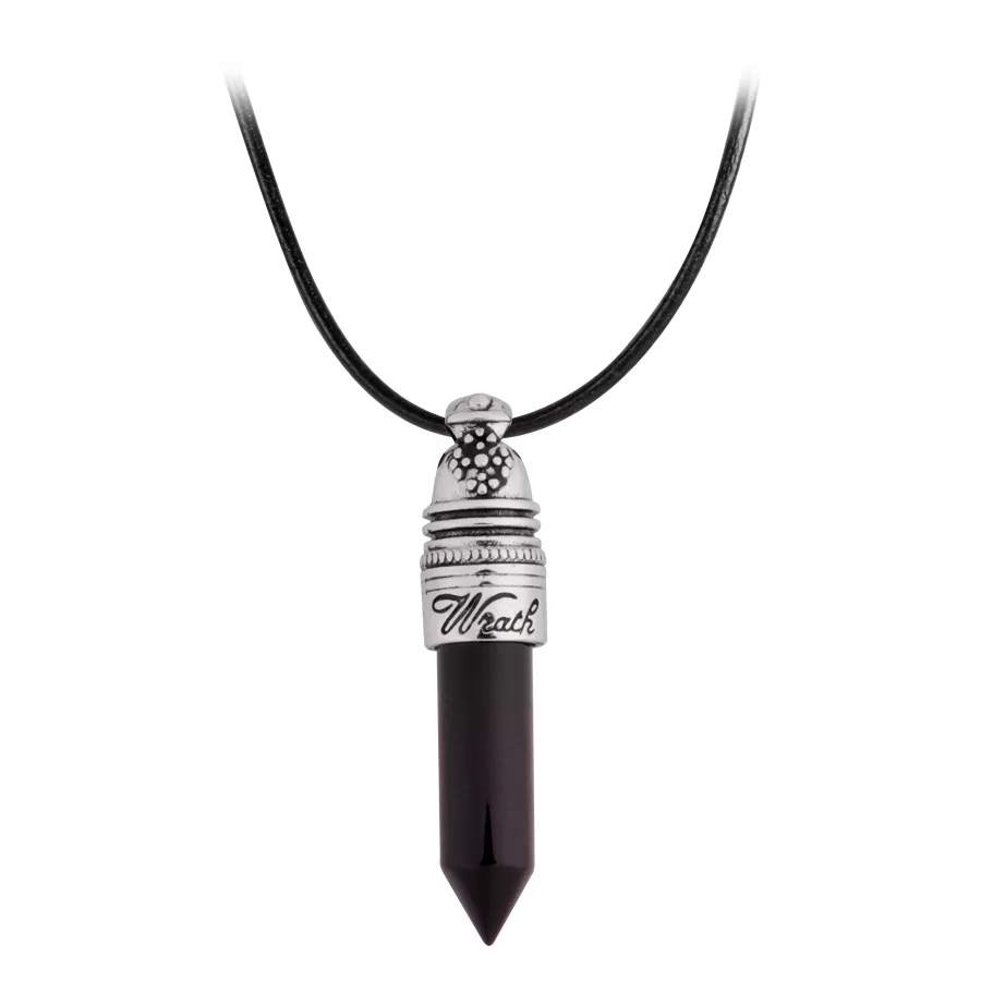 Schwarze 'Wrath' Kette mit Silberanhänger Schwarze Kette mit silbernem 'Wrath' Anhänger auf weißem Hintergrund