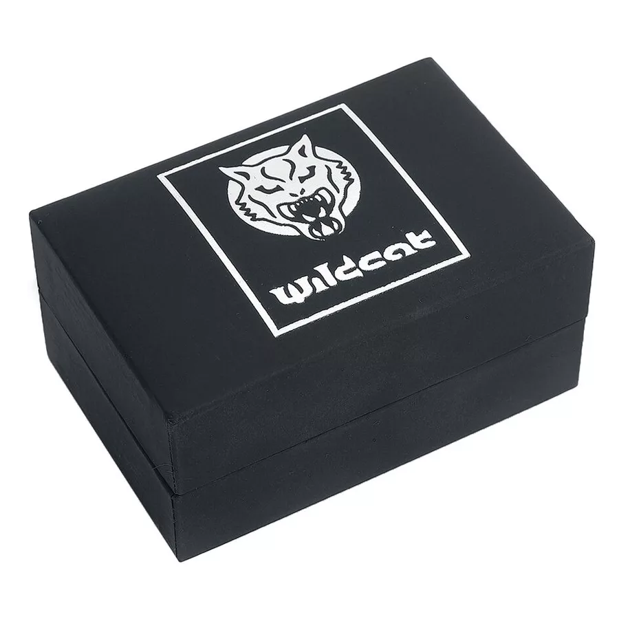 Schwarze Wildcat Schmuckbox mit Logo Schwarze rechteckige Schmuckbox mit weißem Wildcat-Logo auf dem Deckel