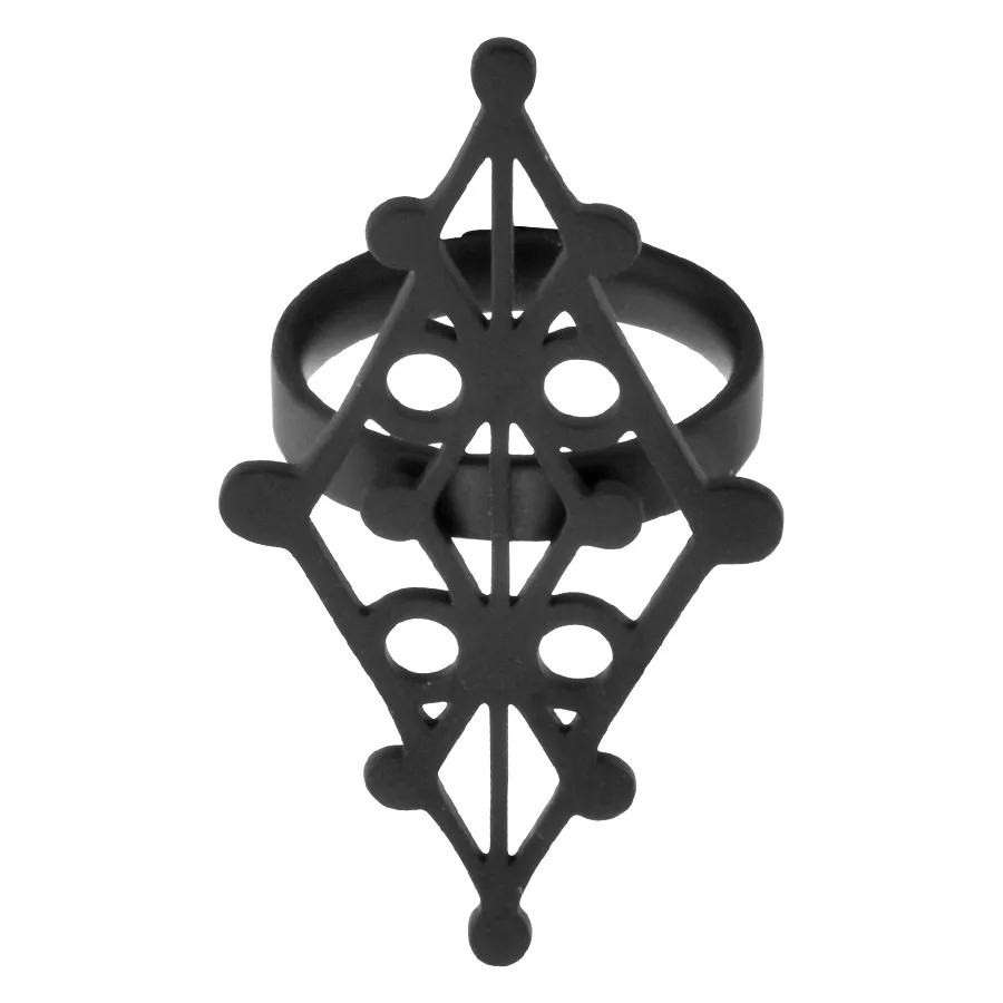 Schwarzer Rune-Ring aus Chirurgenstahl, 18 mm Schwarzer Witchcraft Rune Ring aus Chirurgenstahl mit geometrischem Design auf weißem Hintergrund