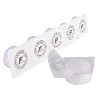 Weiße Foam Caps für Tattoo Zubehör Weiße Foam Caps von Wildcat, nebeneinander auf weißem Hintergrund