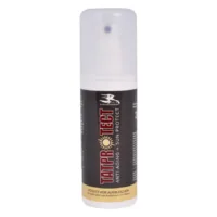 Tatprotect Flasche mit schwarzem Etikett und Sprühkopf auf weißem Hintergrund