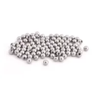 100er Set Titan Gewindekugeln Silber 1,2 mm Silberne Gewindekugeln aus Titan, 100 Stück auf weißem Hintergrund
