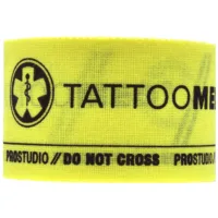 Tattoomed Studio Pro Tape in Gelb Gelbes Tattoomed Studio Pro Tape auf weißem Hintergrund