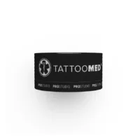 Schwarzes Tattoomed Studio Pro Tape Rolle Schwarze Tattoomed Studio Pro Tape Rolle auf weißem Hintergrund