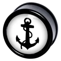 Schwarzer Anker Plug aus PMMA Schwarzer Plug mit Anker-Design auf weißem Hintergrund