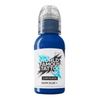 Dunkelblaue Tätowierfarbe, 30ml Flasche auf weißem Hintergrund
