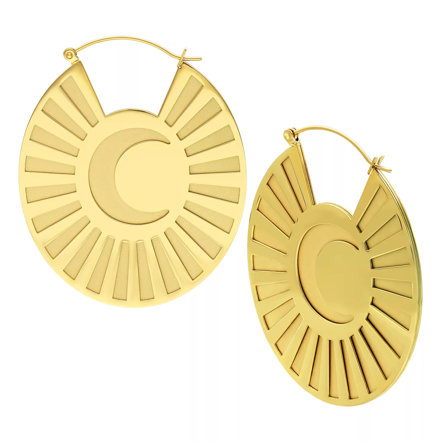 Goldene Moonshine Hoops aus Chirurgenstahl Goldene Ohrringe in Halbmondform aus Chirurgenstahl auf weißem Hintergrund