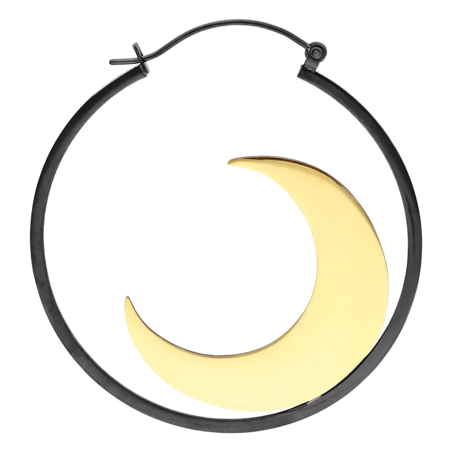 Schwarze und goldene Mangata Hoops Ohrringe mit Halbmond-Design auf weißem Hintergrund