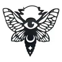 Schwarze Moth Hoops aus Chirurgenstahl Schwarze Ohrringe in Schmetterlingsform mit Auge und Halbmond auf weißem Hintergrund