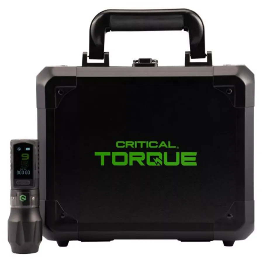 Schwarzes Critical Torque 3.5 Set mit Koffer und Gerät auf weißem Hintergrund