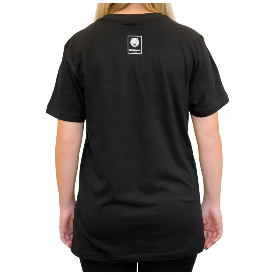 Schwarzes T-Shirt von Wildcat mit Logoprint auf dem Rücken, auf weißem Hintergrund