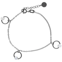 Schwarzes Armband aus Chirurgenstahl mit verstellbarer Länge und Kristallringen auf weißem Hintergrund