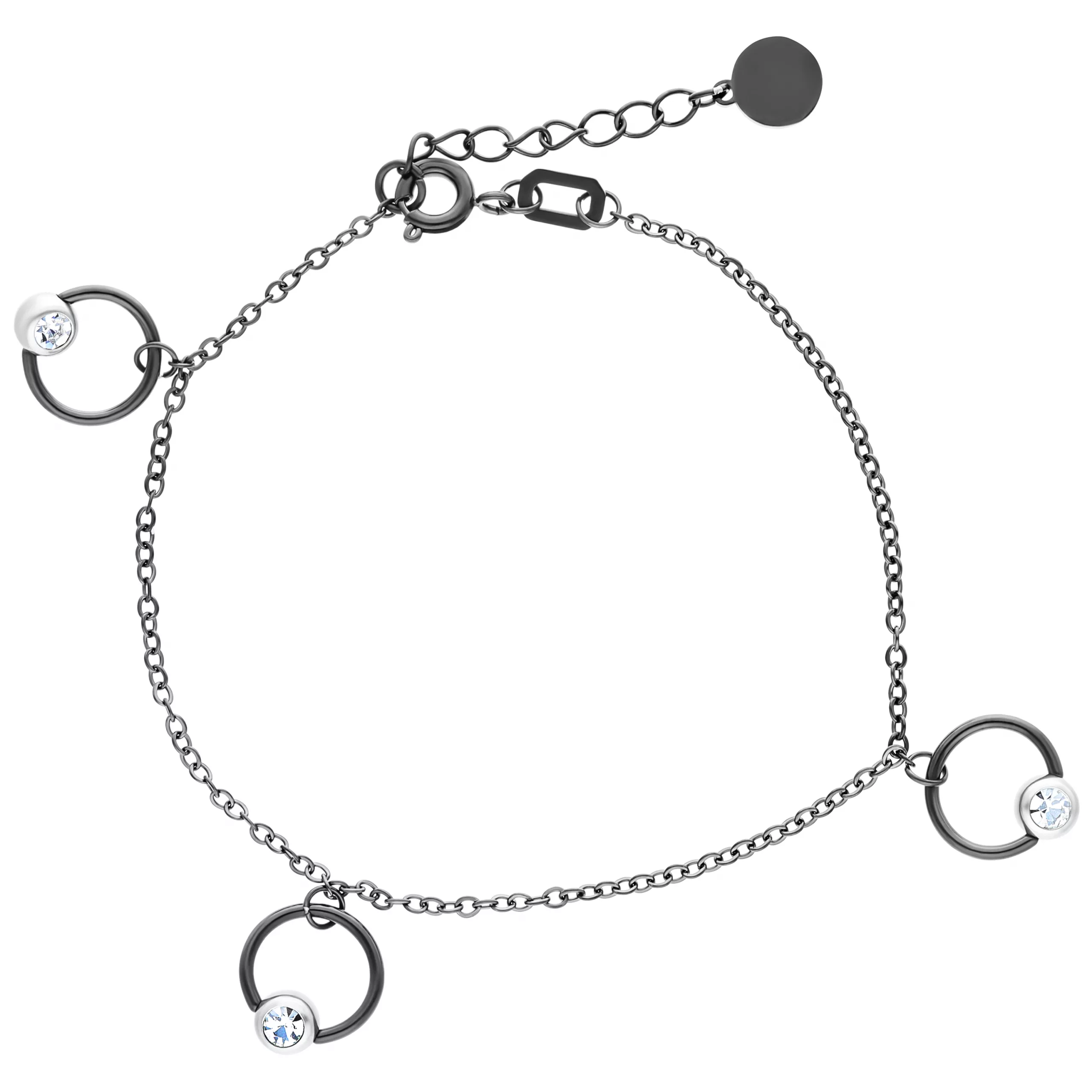 Schwarzes Armband mit Ringen und Kristallen Schwarzes Armband aus Chirurgenstahl mit verstellbarer Länge und Kristallringen auf weißem Hintergrund
