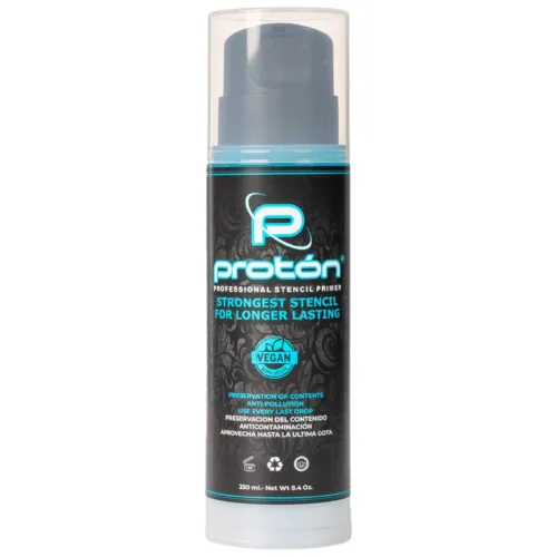 Proton Airless Stencil Primer in Blau, 250ml Flasche auf weißem Hintergrund