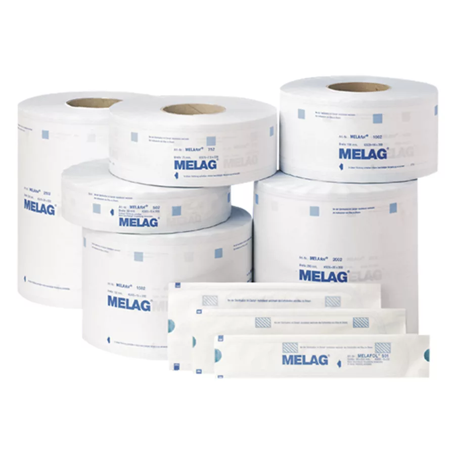 Sterilisationsverpackung Melag in Rollenform Mehrere weiße Sterilisationsrollen von Melag auf hellem Hintergrund