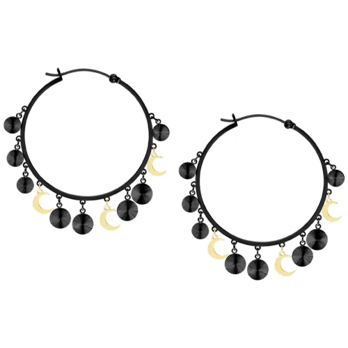 Schwarze Ohrringe mit goldenen und schwarzen Anhängern auf weißem Hintergrund
