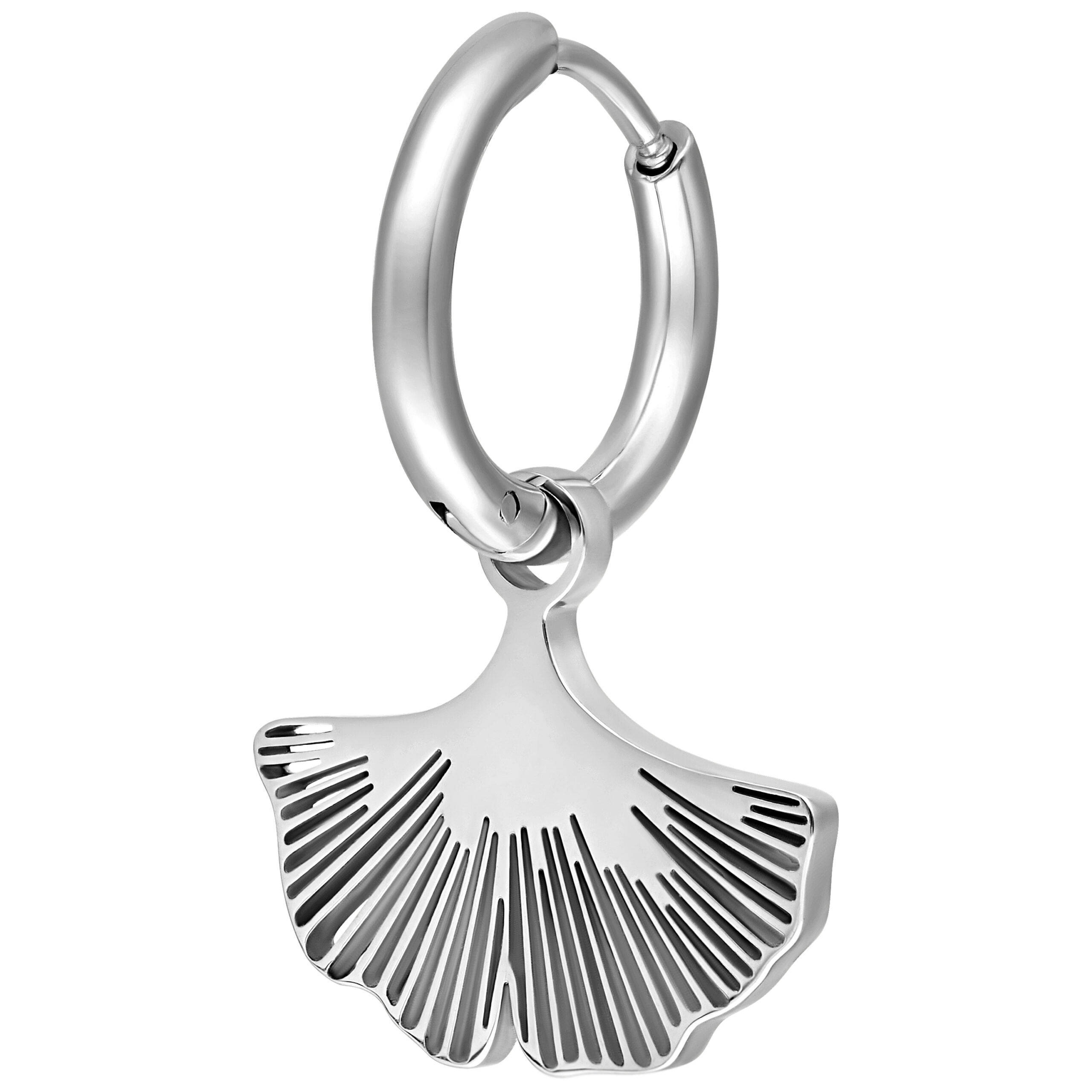 Edelstahl Ginkgo Ohrringe in Silber Silberne Edelstahl Ohrringe mit Ginkgo-Design auf weißem Hintergrund