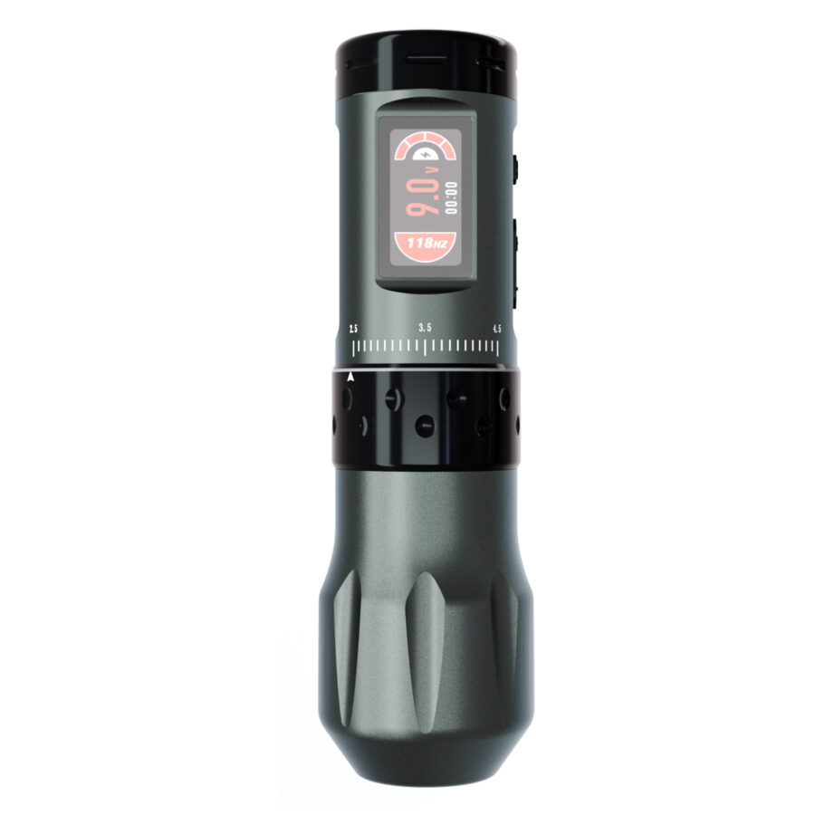 Graue kabellose Tattoomaschine mit digitalem Display auf weißem Hintergrund
