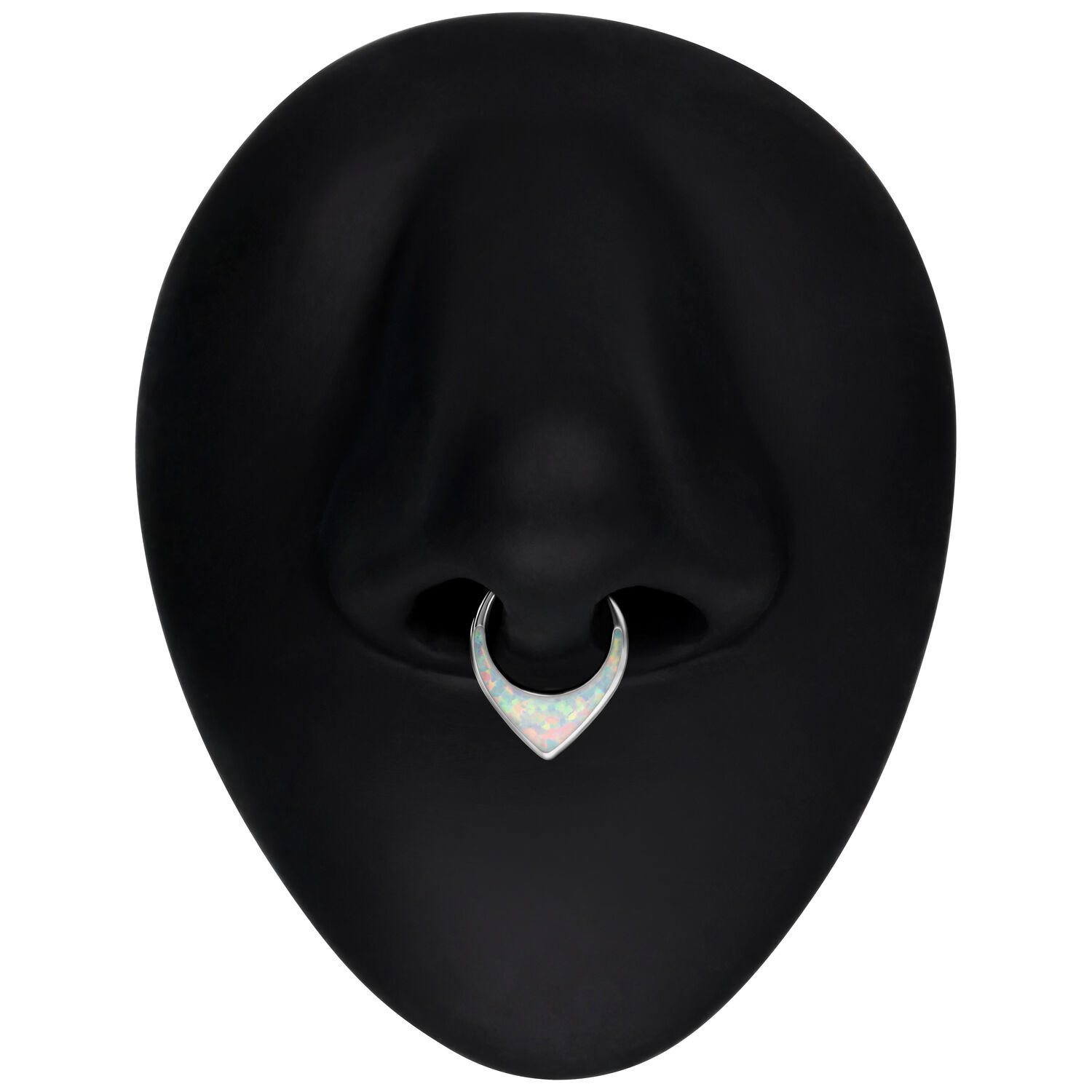 Silberner Septum Clicker mit weißem Opal auf schwarzem Nasen-Display