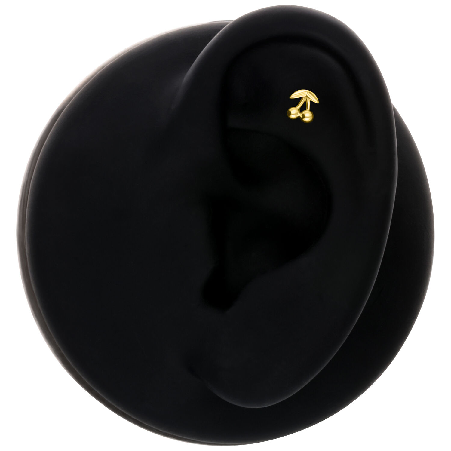14K Gold Kirsche Piercing Aufsatz Goldener Kirsche Aufsatz im Ohr auf schwarzem Hintergrund