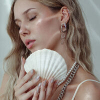 Push Fit Crystal Harmony Aufsatz in Silber und Gold Frau mit Piercing-Aufsatz und Muschel, Ohrringe aus Silber und Gold