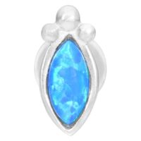Blauer Bindi Opal Labret mit Silberfassung Silberner Labret mit blauem synthetischen Opal auf weißem Hintergrund