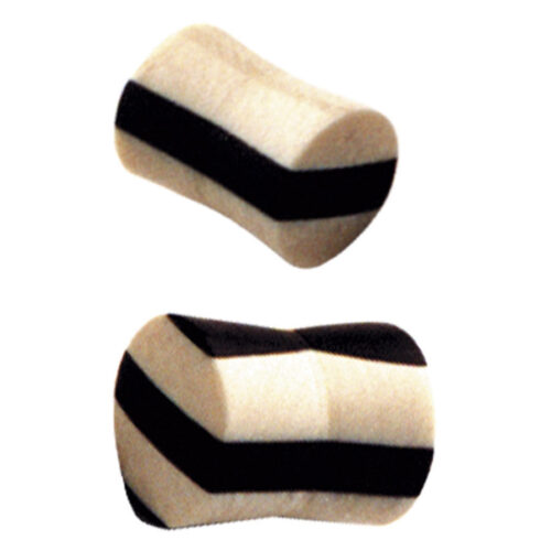 Schwarz-weißer Plug aus Holz, 12mm, auf weißem Hintergrund