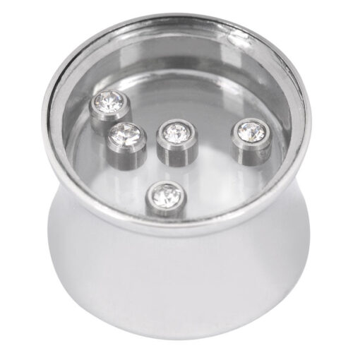 Silberner Captive Jewels Plug aus Chirurgenstahl mit klaren Kristallen auf weißem Hintergrund