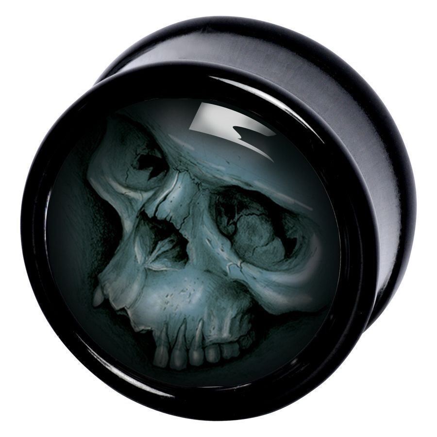 Runder Plug mit grauem Totenkopf-Motiv, schwarzer Rand, glatte Oberfläche