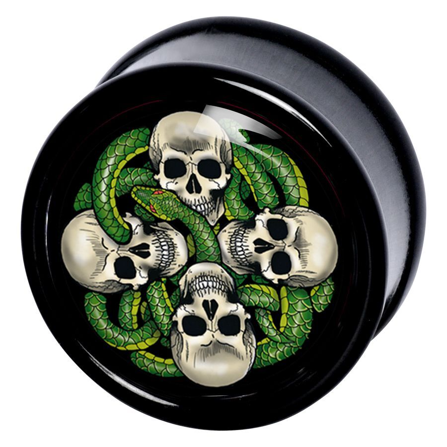 Schwarzer Plug mit grünen Schlangen und Totenköpfen auf schwarzem Hintergrund