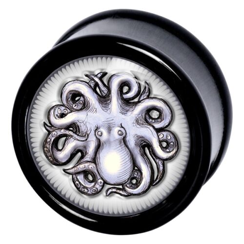 Schwarzer Plug mit silbernem Octopus-Motiv auf weißem Hintergrund