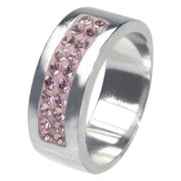 Rosa Kristallring, Größe 48, Silber Silberner Ring mit rosa Kristallen, Größe 48, auf weißem Hintergrund